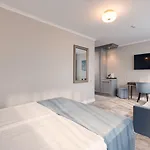 فندق Meridian 4*