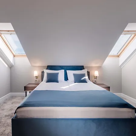 Meridian 4*
