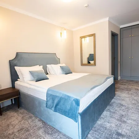 Meridian 4*