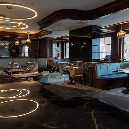 Ξενοδοχείο Meridian 4*