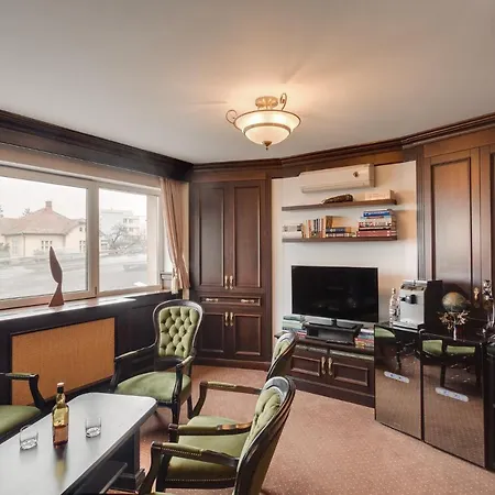 Отель Meridian 4*